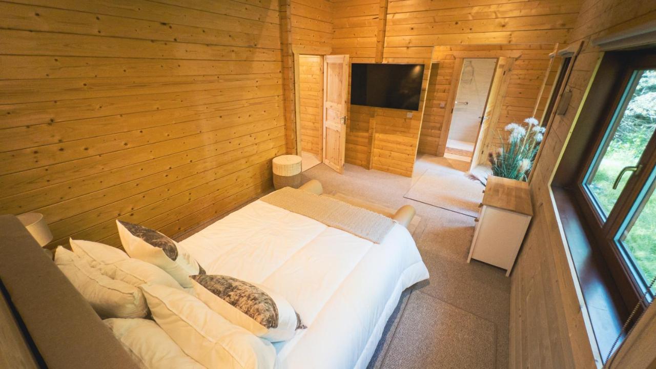 Sundance Lodge, Fantastic New Cabin With Hot Tub - Sleeps 6 - Largest In Felmoor Park Morpeth Exterior foto
